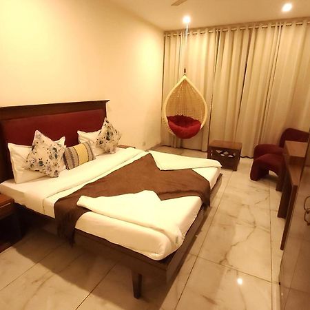 Hotel Multitech Premium จัณฑีครห์ ภายนอก รูปภาพ