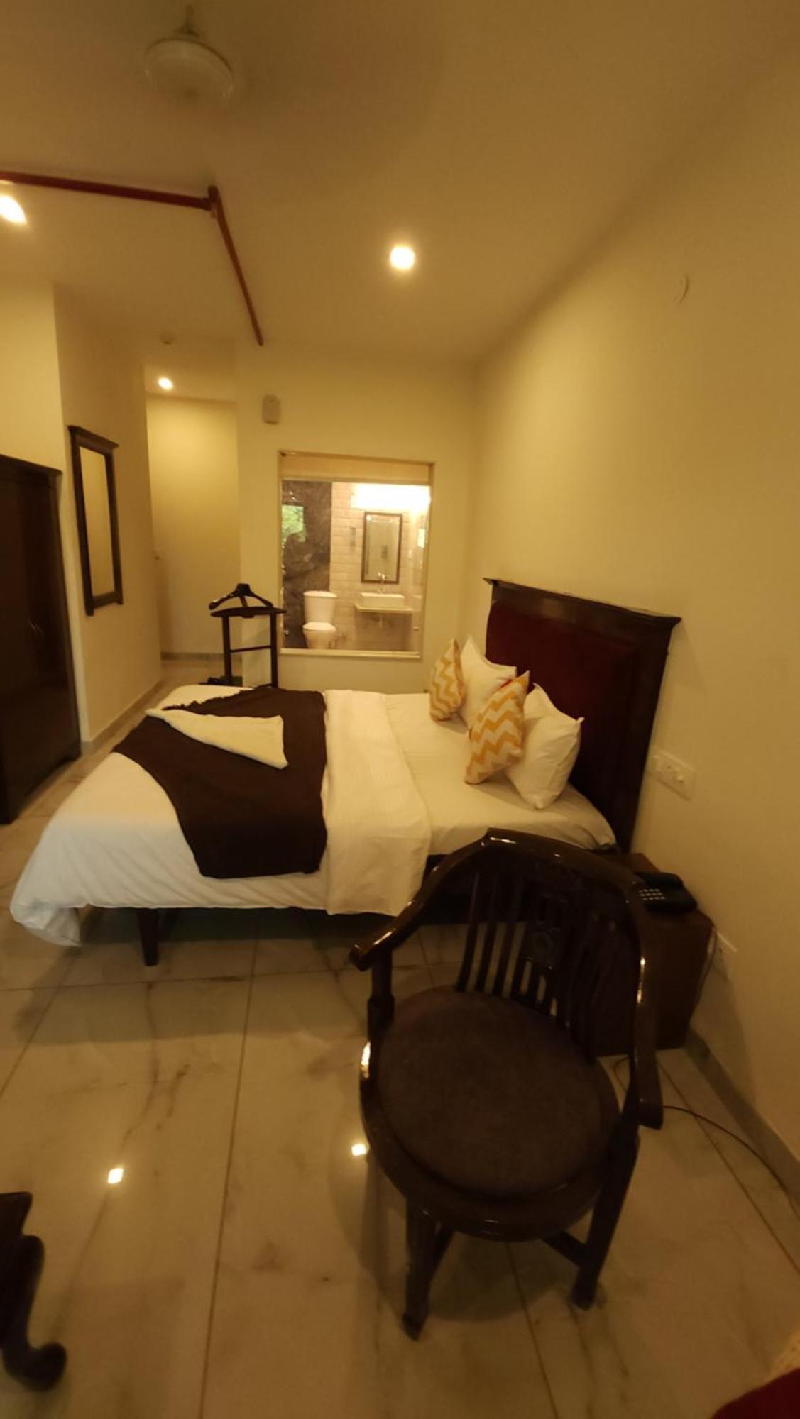 Hotel Multitech Premium จัณฑีครห์ ภายนอก รูปภาพ